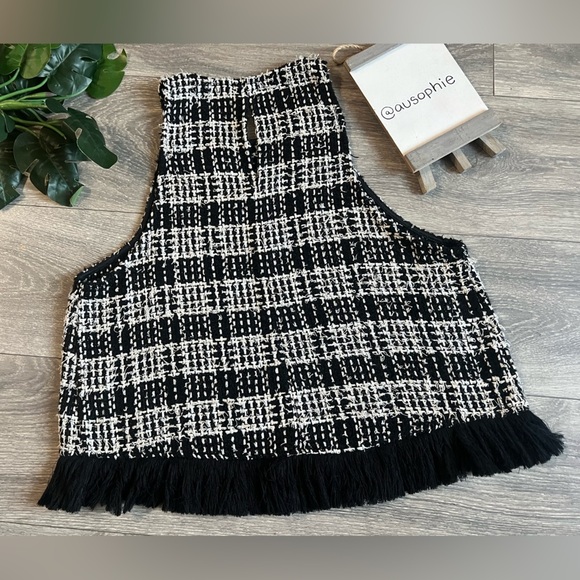 ZARA black and whiteTweed fringe hem sleeveless A-line Top. Size L - Picture 6 of 9